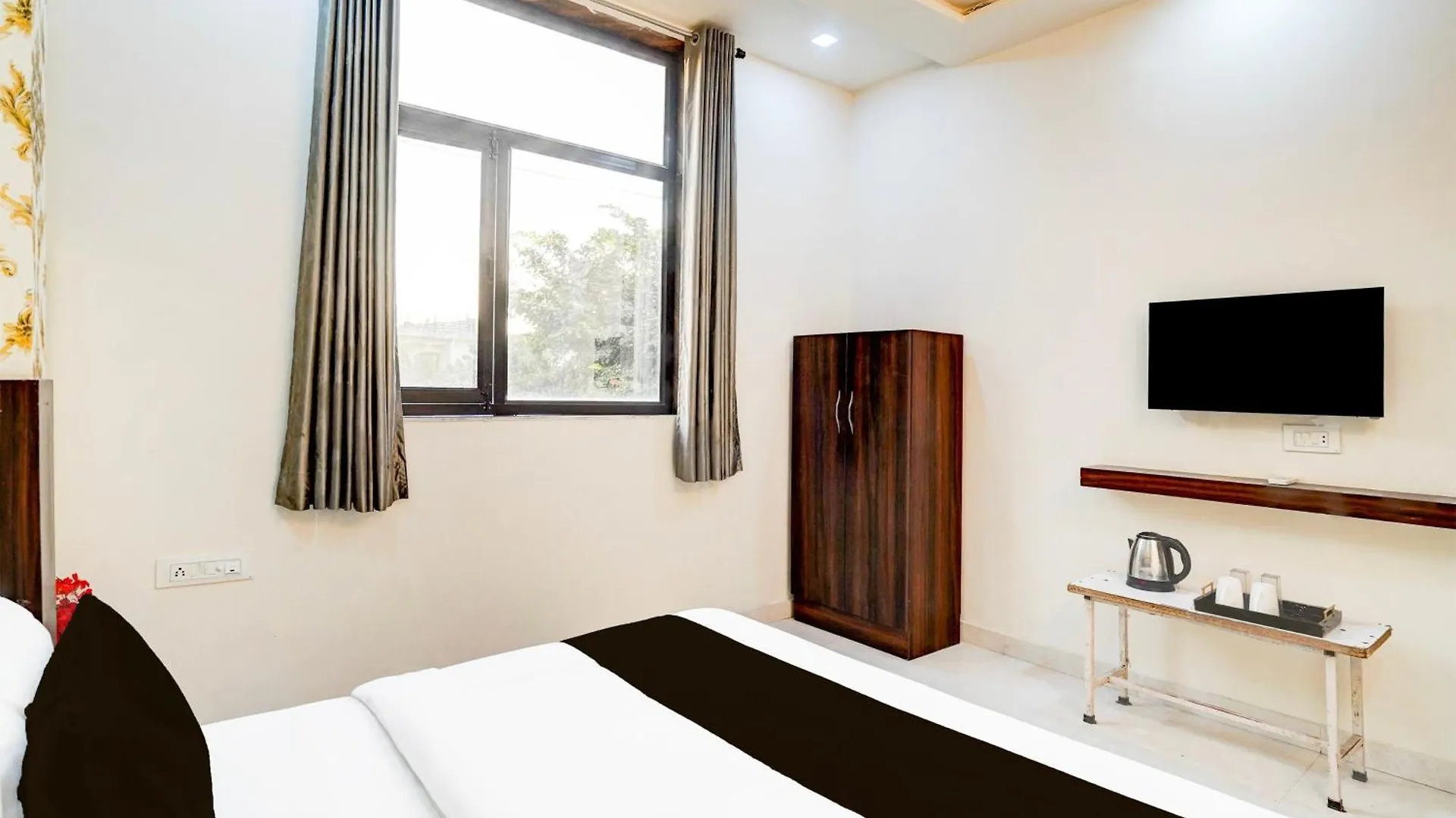 Hotel Collection O Taj Nagri Agra Formerly Urban Inn Tajganj