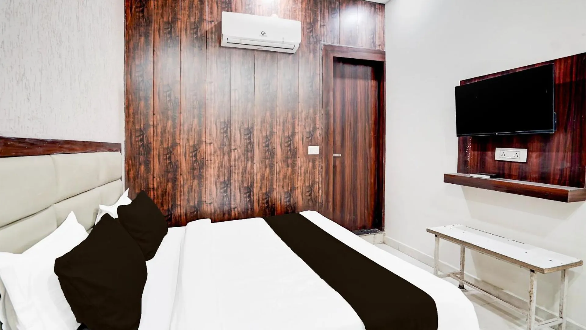 Collection O Taj Nagri Agra Formerly Urban Inn Tajganj 2*,