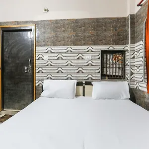 Spot On 61915 Rajdeep Paying Hotel