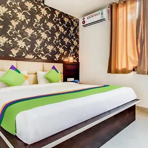 Blossom - Fully Ac Guest house