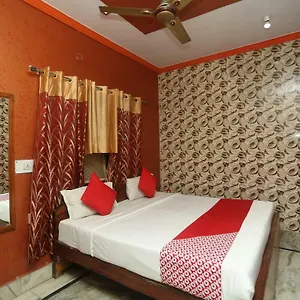 Oyo 18641 Rashmi Hotel